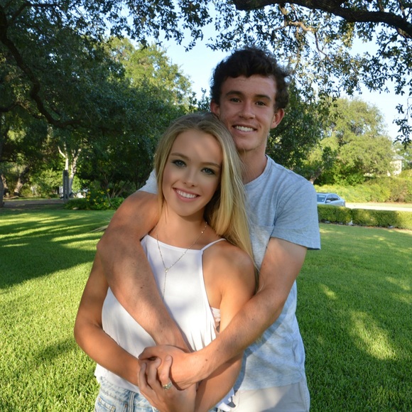 Meet your Posher, Emily - Picture 3 of 6