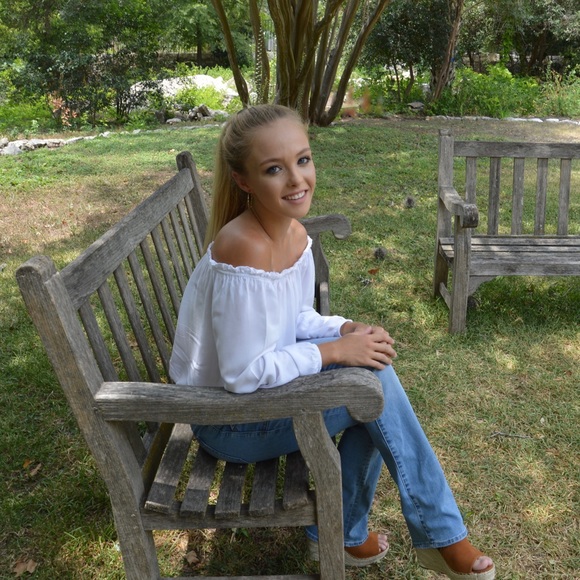 Meet your Posher, Emily - Picture 5 of 6