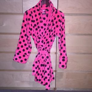 BRAND NEW Pink Victorias Secret robe