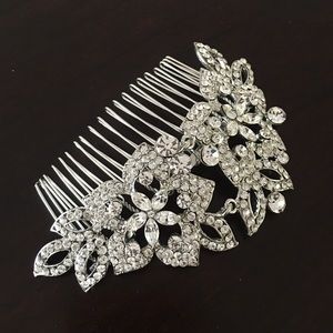 Vintage inspired wedding hair comb