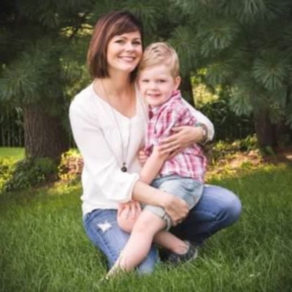 Meet your Posher, Gina - Picture 1 of 1