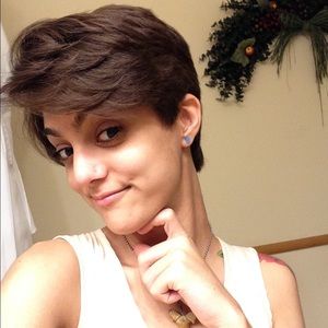 Meet your Posher, Leah