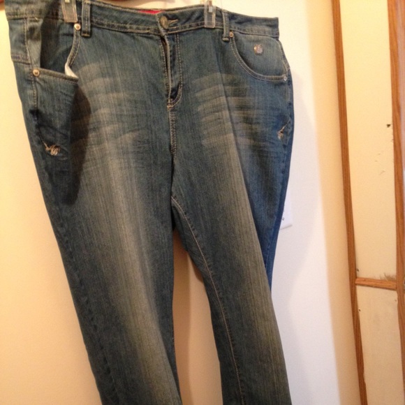 Apple bottom jeans never worn