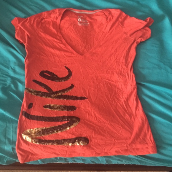 Nike tee