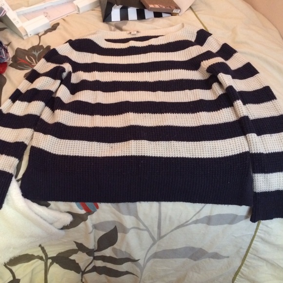 Gap blue and white sweater