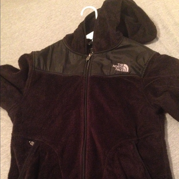 Medium size woman's North Face jacket
