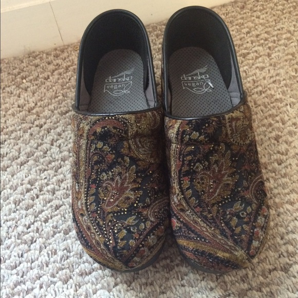 NWOT Vegan Dansko Clogs