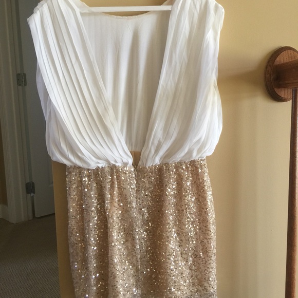 Dress - Picture 3 of 4