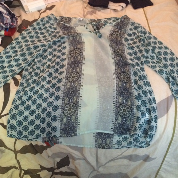 Blue printed old navy shirt