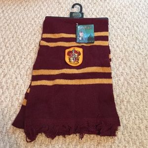 NWT! ⚡️Gryffindor house scarf