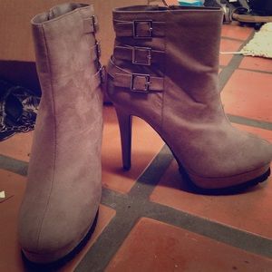 Brand new forever 21 boots