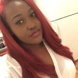 Meet your Posher, Khia