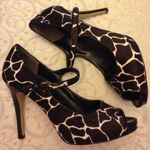 NINE WEST Animal Print Peep-Toe Pumps