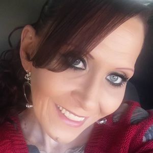 Meet your Posher, Dee