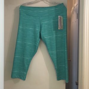 NWT Dry-wil workout Capri pants,