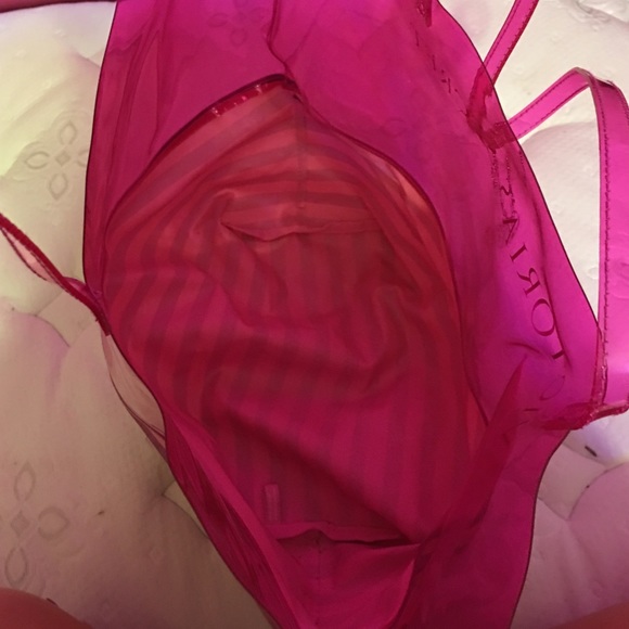 VS BEACH TOTE! - Picture 3 of 3