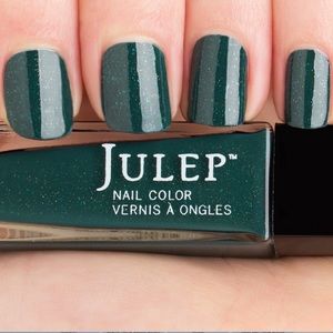 JULEP Vegan Nailpolish in Valerie (Teal & gold)