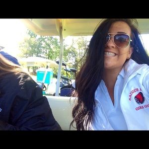 Meet your Posher, Julia