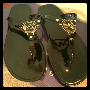 Micheal Kors Scandals worn 2 times