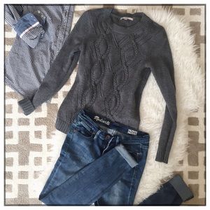 Grey Gap Cable Knit Sweater, size xsmall