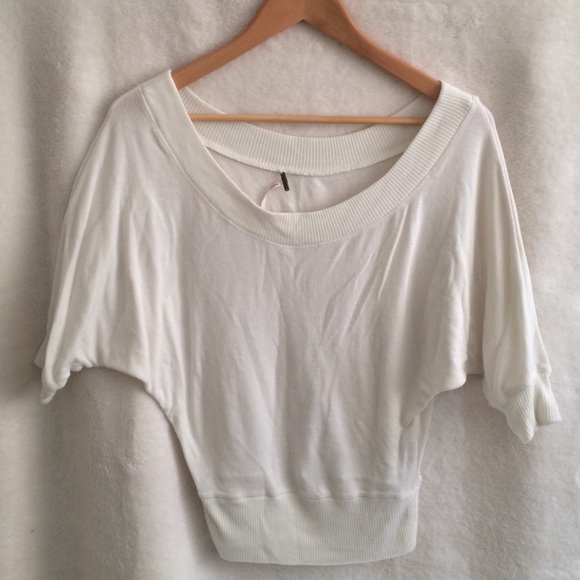 Quarter sleeve sweater.