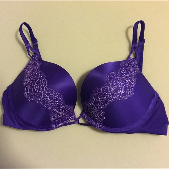 Victoria Secret Bombshell.Color: Purple.Size: 32C.