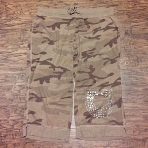 Camo Capri's