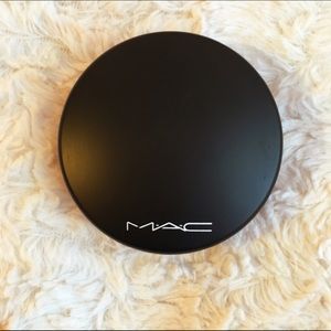 MAC Mineralized Skinfinish in A45 Medium Golden