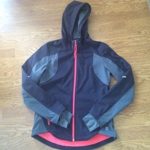 Gray waterproof jacket lined with fleece
