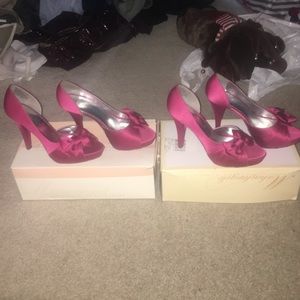 Pink bowed heels