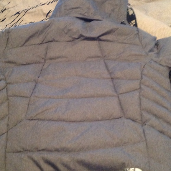 North face jacket - Picture 3 of 4