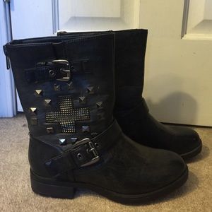 Report women's combat boots