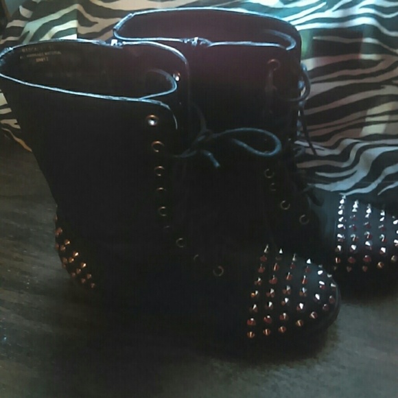 Shoes - Combat boots