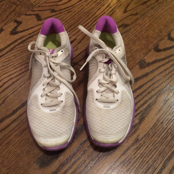 White Nike Sneakers!