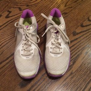 White Nike Sneakers!