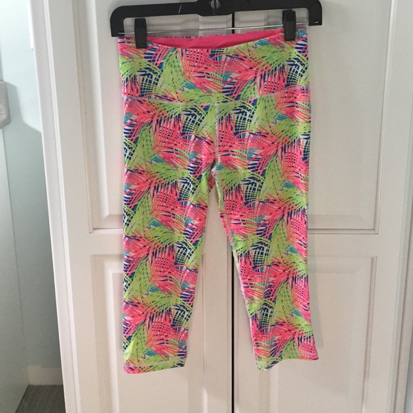 VS Sport Capri workout pants