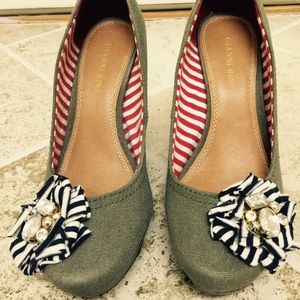🎉SALE🎉💖HP💖Gianni Bini platform,canvas uppers