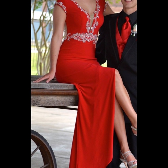 Red Prom Dress Size 0 - Picture 4 of 4