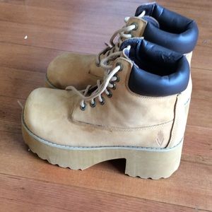 Volatile job site boots