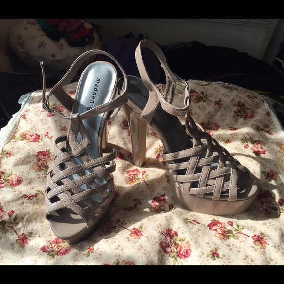 Steve Madden madden girl nude patent heels 8.5