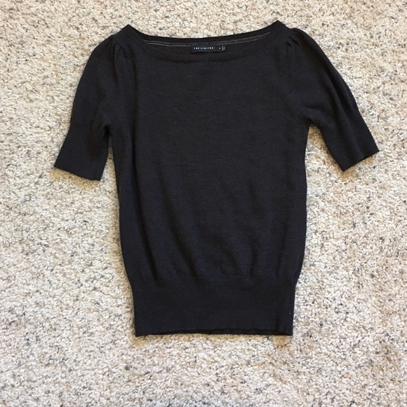 Short sleeve sweater