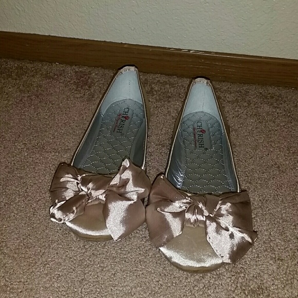 Lowered price! New!! Tan flats!