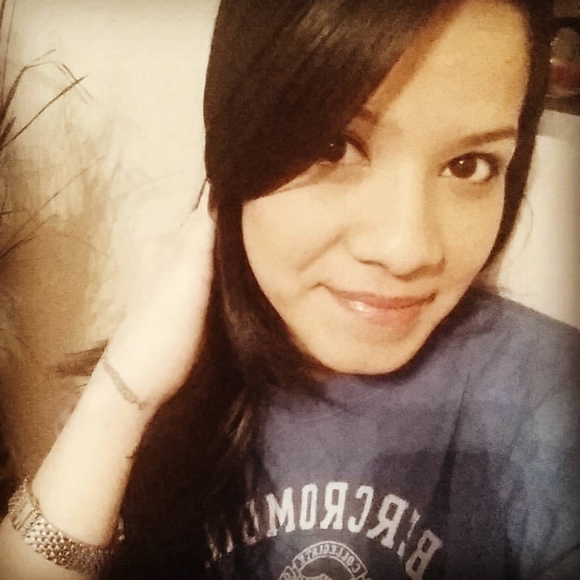 Meet your Posher, Yasmin - Picture 1 of 1