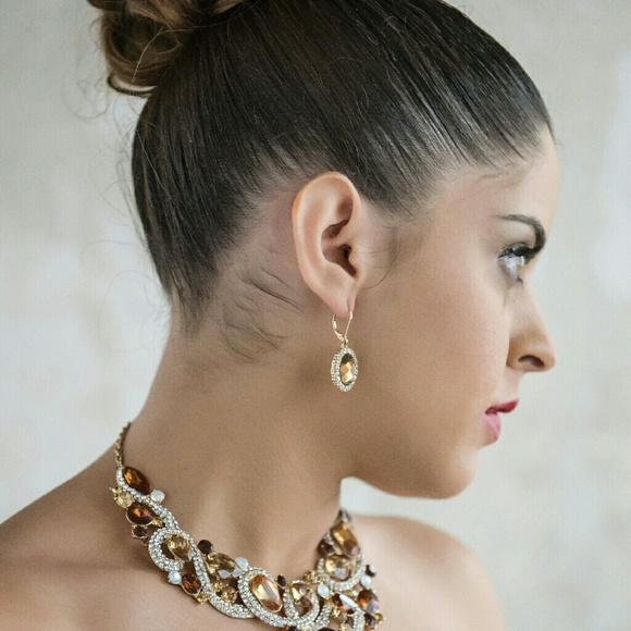 Necklace, Earrings, Bracelet, and Sunglass - Picture 2 of 4