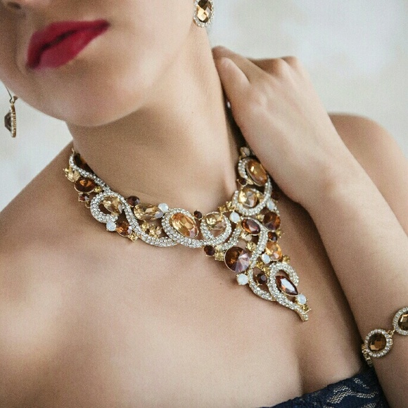 Necklace, Earrings, Bracelet, and Sunglass - Picture 3 of 4