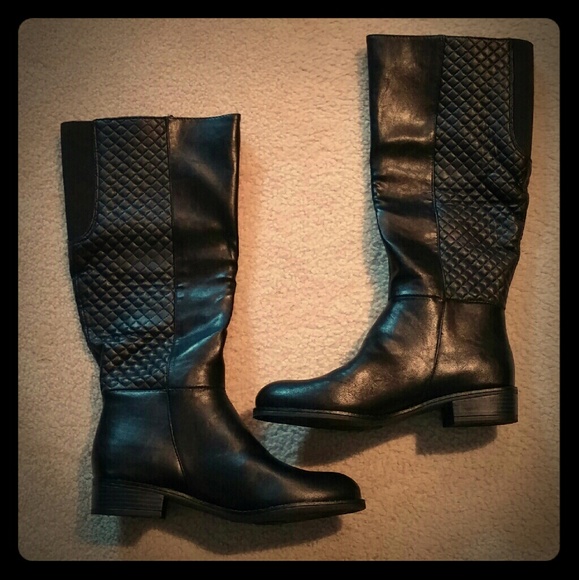 Knee high *brand new* black boots!!