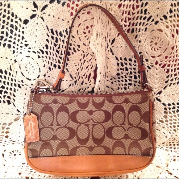 ‼️💯AUTHENTIC...SIGNATURE DEMI from 2001 !