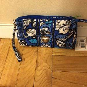 Vera Bradley push lock Wristlet