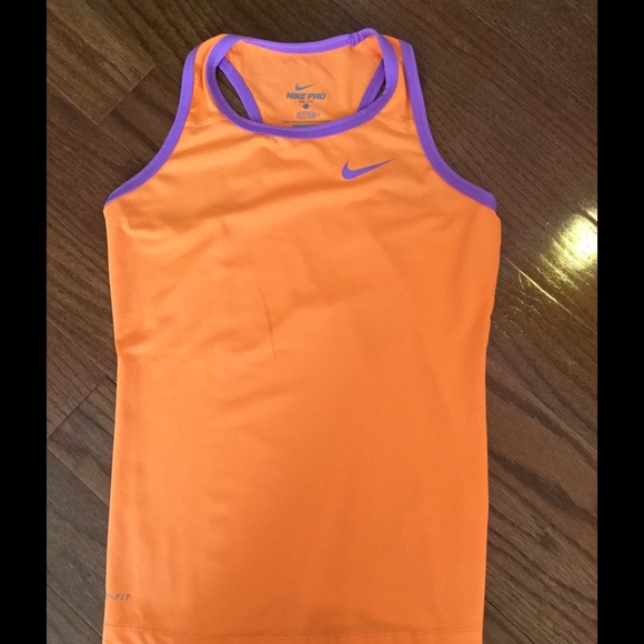 Nike Dri-Fit Fitted Tank - Picture 1 of 2