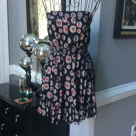 Fun Strapless Top - Picture 1 of 2